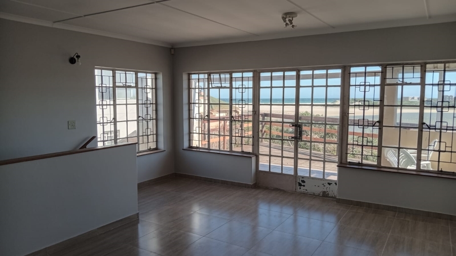 To Let 3 Bedroom Property for Rent in Aston Bay Eastern Cape